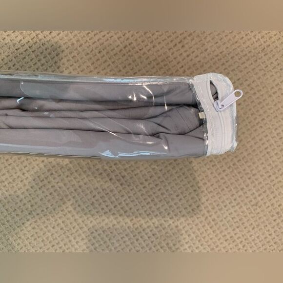 Simons Maison - BNWT - 50%Cotton/50% Polyester Queen Duvet Cover Set in Aluminum - Picture 5 of 5